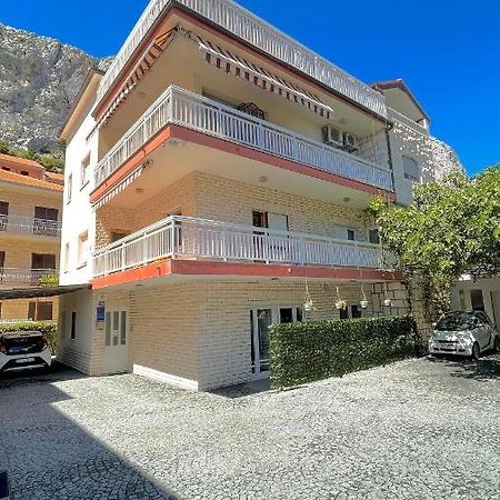 Apartments Neven Омиш Экстерьер фото