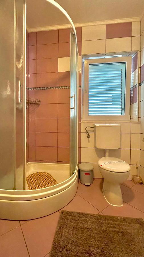 Apartments Neven Омиш Экстерьер фото