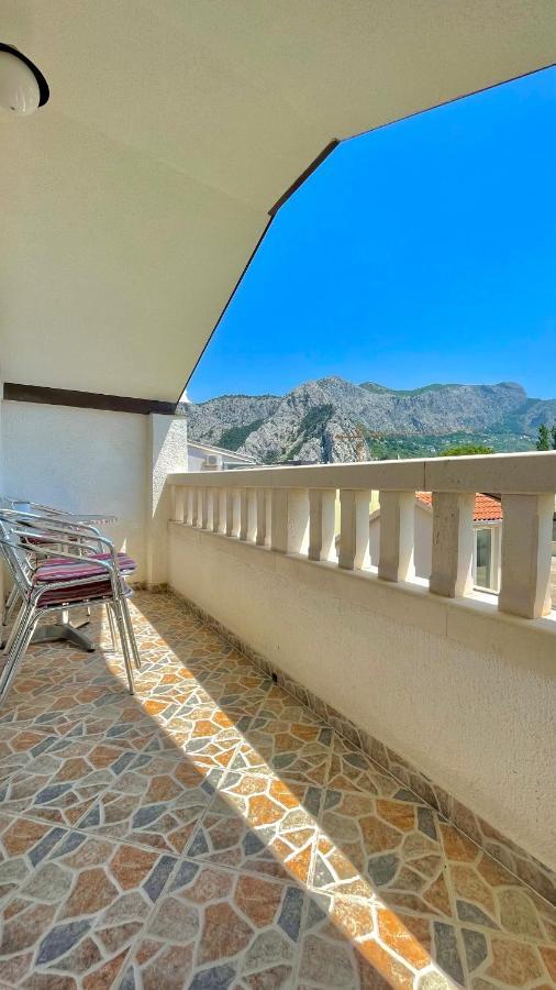 Apartments Neven Омиш Экстерьер фото