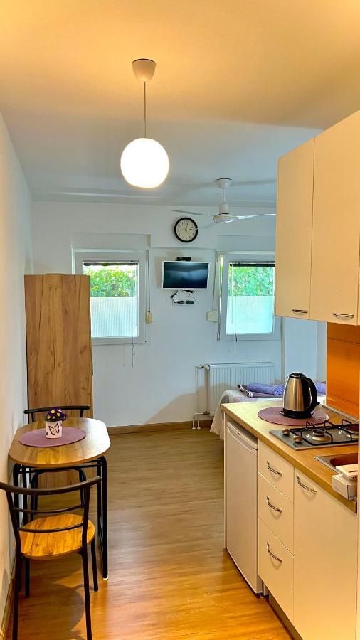 Apartments Neven Омиш Экстерьер фото
