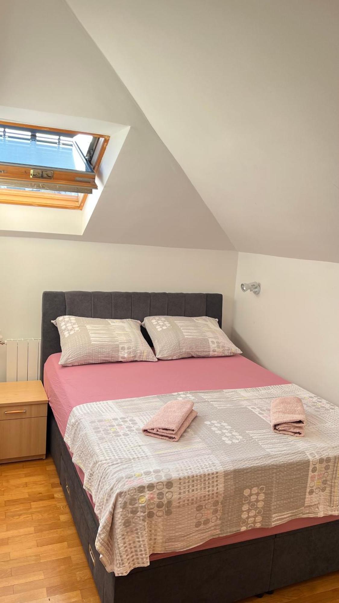 Apartments Neven Омиш Экстерьер фото