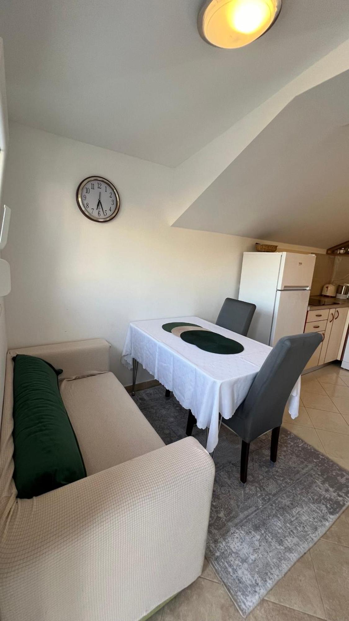 Apartments Neven Омиш Экстерьер фото