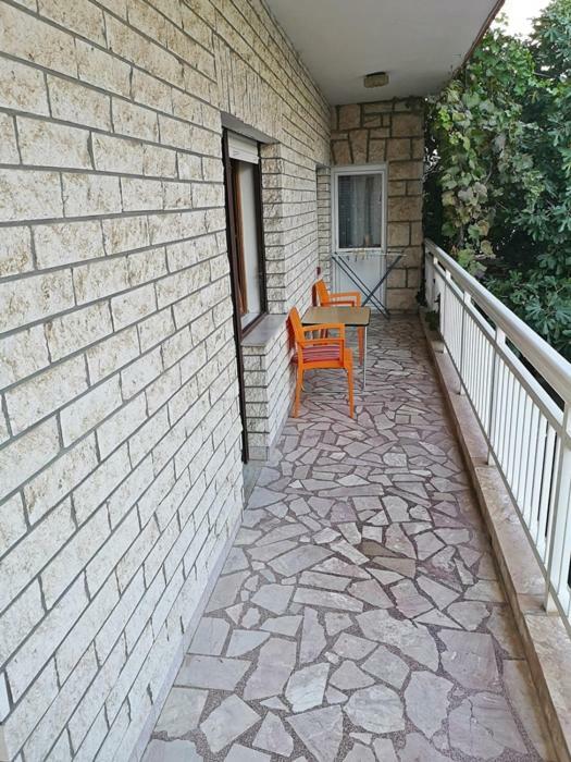 Apartments Neven Омиш Экстерьер фото