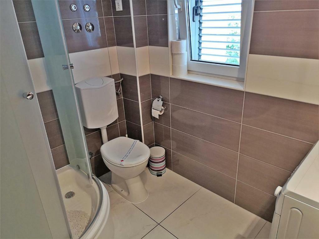 Apartments Neven Омиш Экстерьер фото